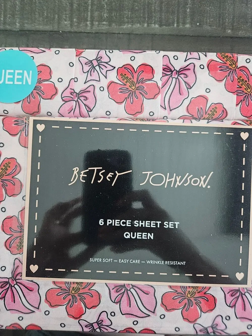Betsey Johnson 6 piece queen sheet Bow Hibiscus pink Wrinkle Resistant Easy Care